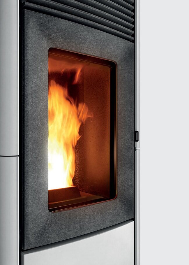 Pelletofen MCZ STAR Comfort Air 10 R M3 (Anschluss hinten) kanalisierbar - Maestro+ - 10 kW