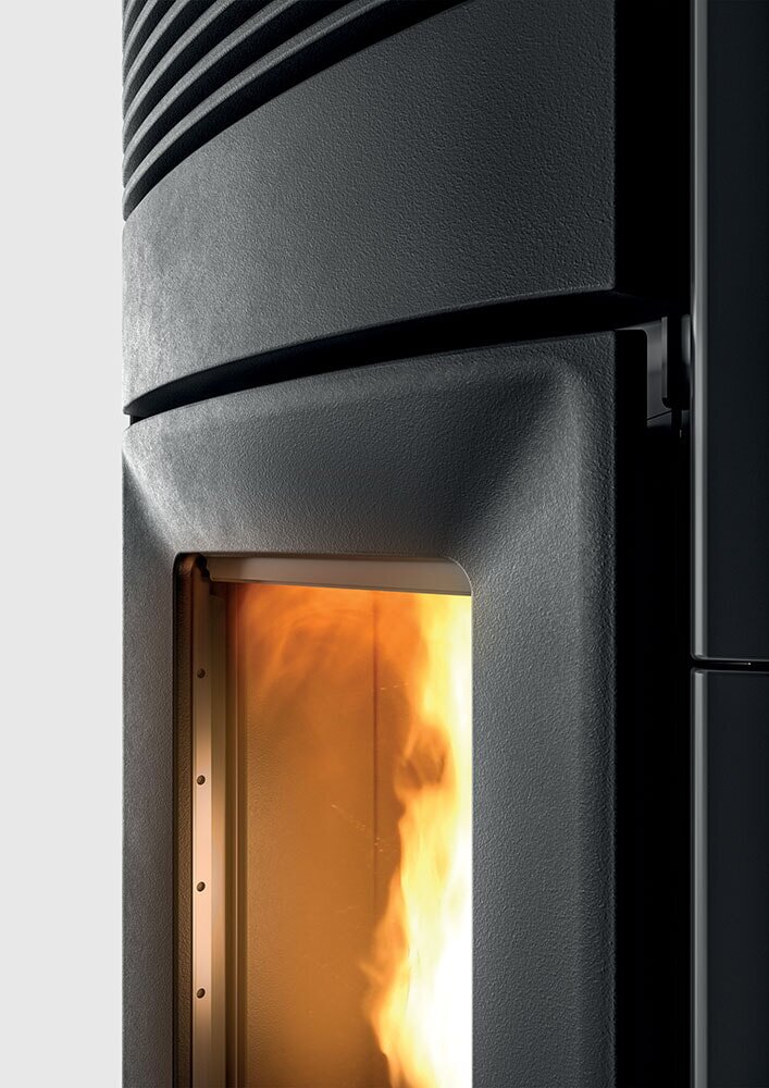 Pelletofen MCZ CLUB Comfort Air Matic 12 CORE R (Anschluss hinten) kanalisierbar - Maestro+ - 12 KW