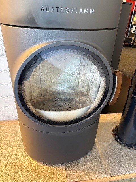 Kaminofen Austroflamm Clou Xtra 2.0 (Wärmespeicherung) - 8 kW - BRENNGERÄT