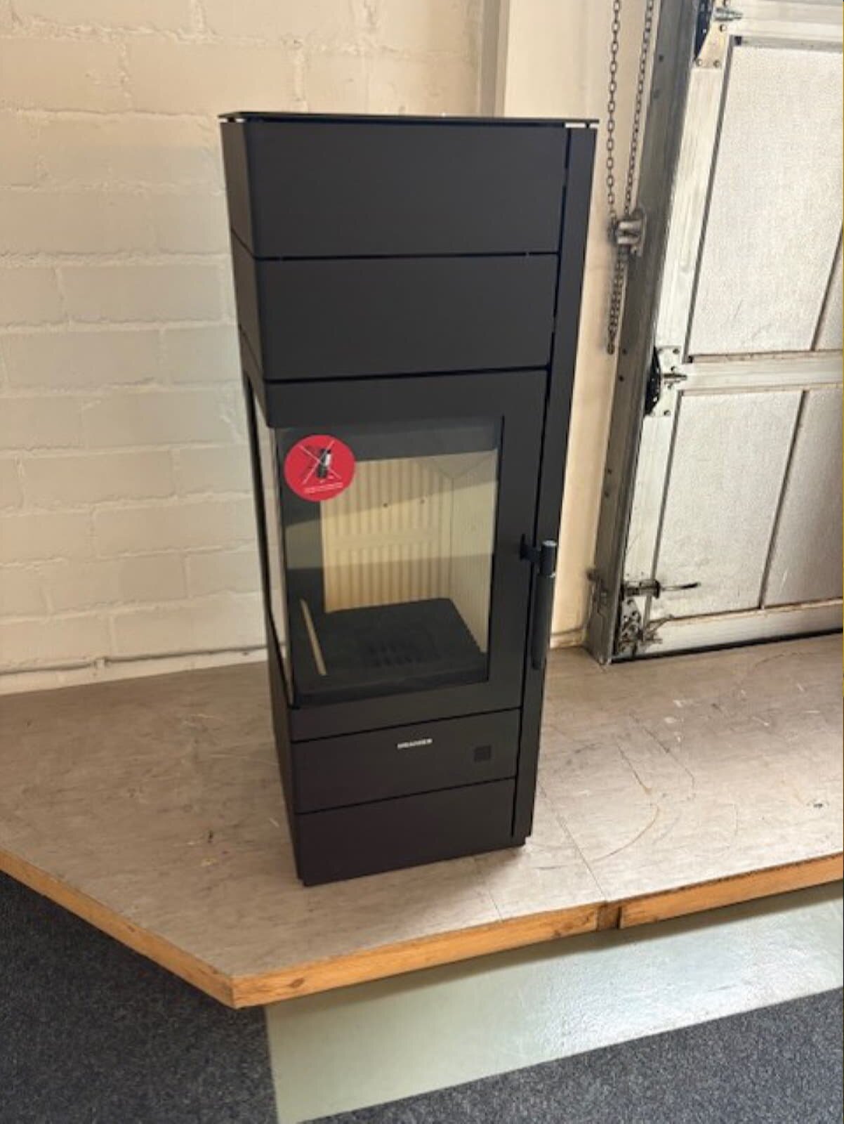 Kaminofen Oranier Mondego (W+) - 7 kW - AUSSTELLUNGSSTÜCK
